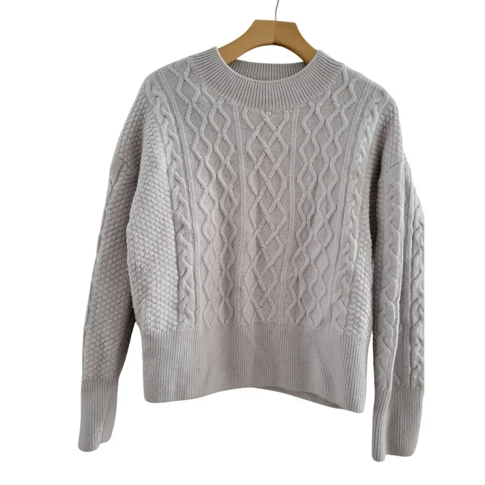 Quince Womens Silver Gray 100% Merino Wool cable knit sweater size Small Preppy